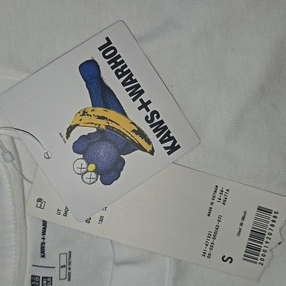 KAWS x Warhol x Uniqlo UT Graphic T-Shirt White/Blue/Yellow Size S NWT - Picture 8 of 11